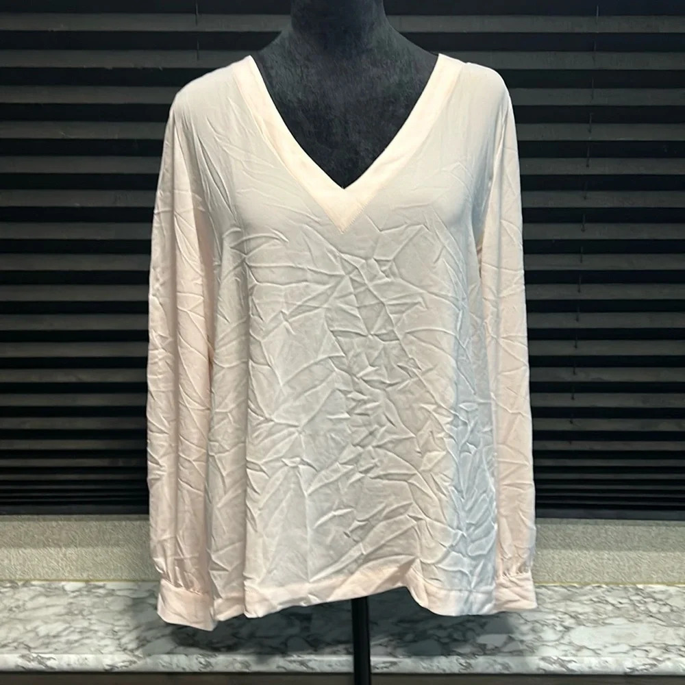 LOFT Women’s LS Tie Back V-Neck Light Pink Button‎ Cuff Blouse Size Medium
